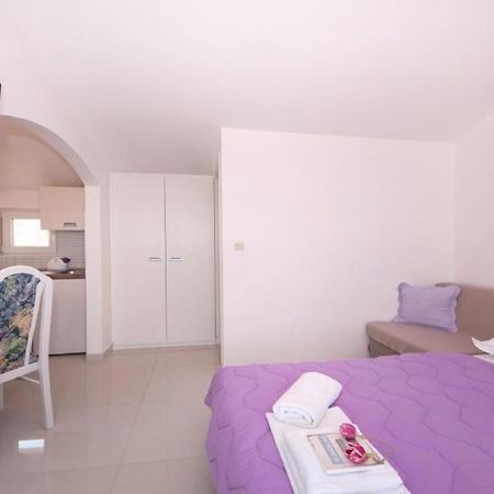 Apartments Angela Baska Voda Luaran gambar