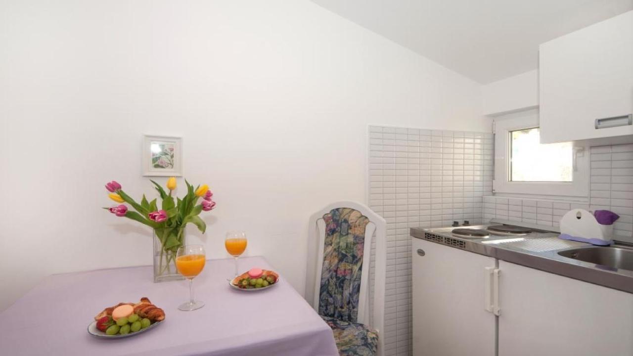 Apartments Angela Baska Voda Bilik gambar