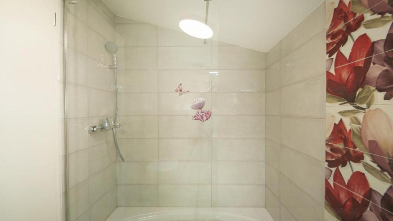 Apartments Angela Baska Voda Bilik gambar